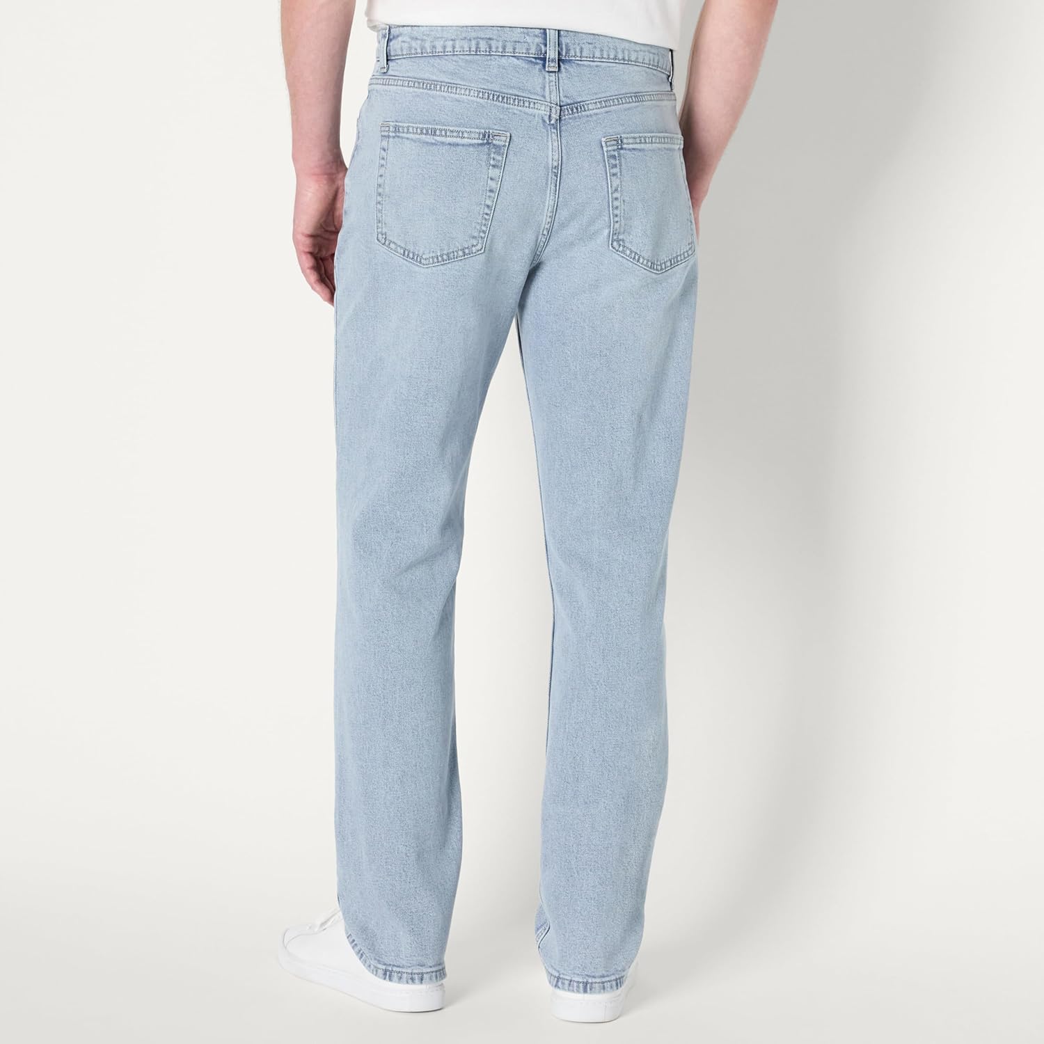 Amazon Essentials Men's Relaxed-Fit Jeans - Image 3