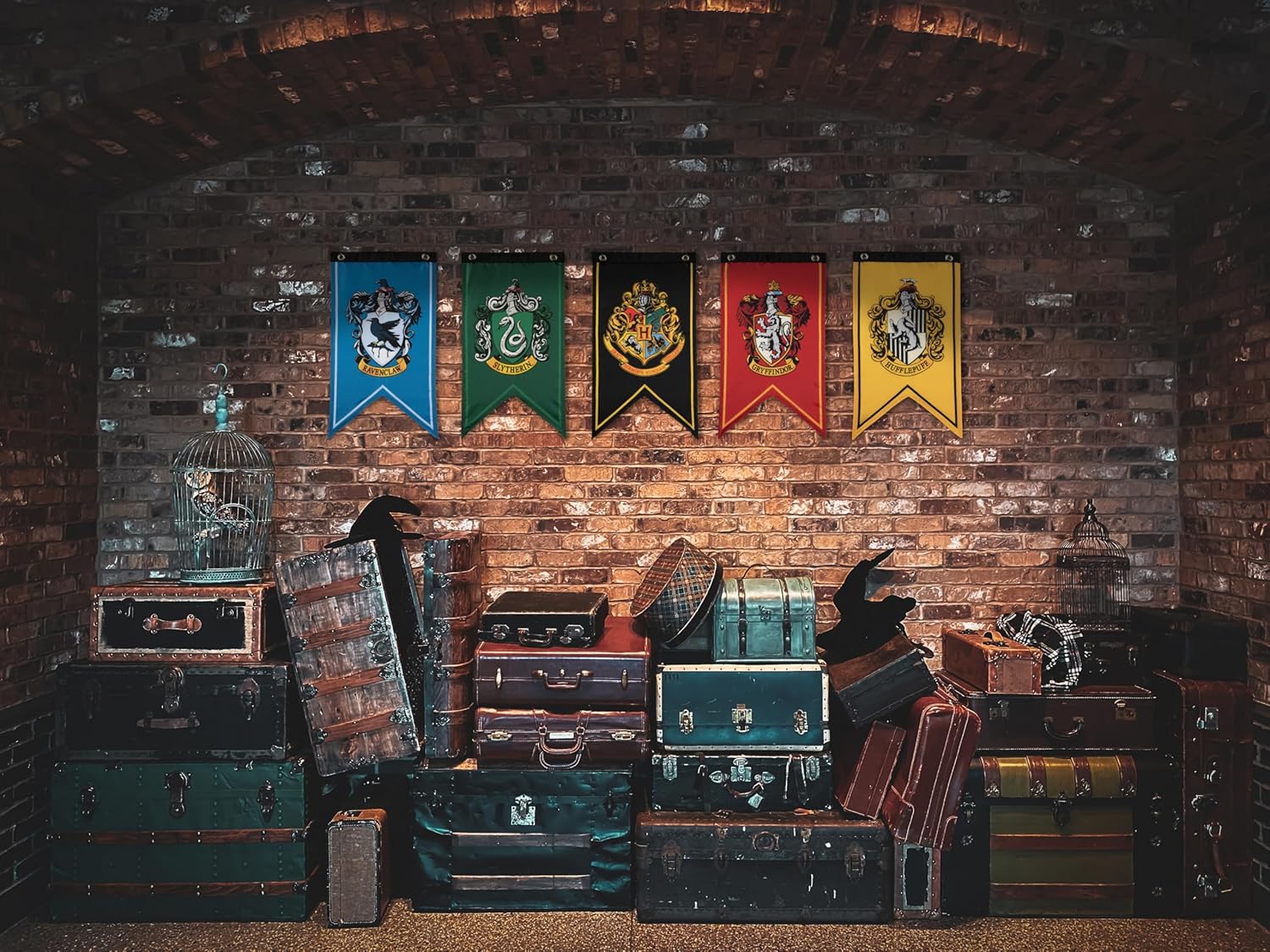 Conquest Journals Harry Potter Wizarding House Banner Flag Set, 12'' x 20'' Polyester Flags, Set of 5 Includes Hogwarts Crest, Gryffindor, Slytherin, Ravenclaw & Hufflepuff Banners, Birthday Party - Image 7