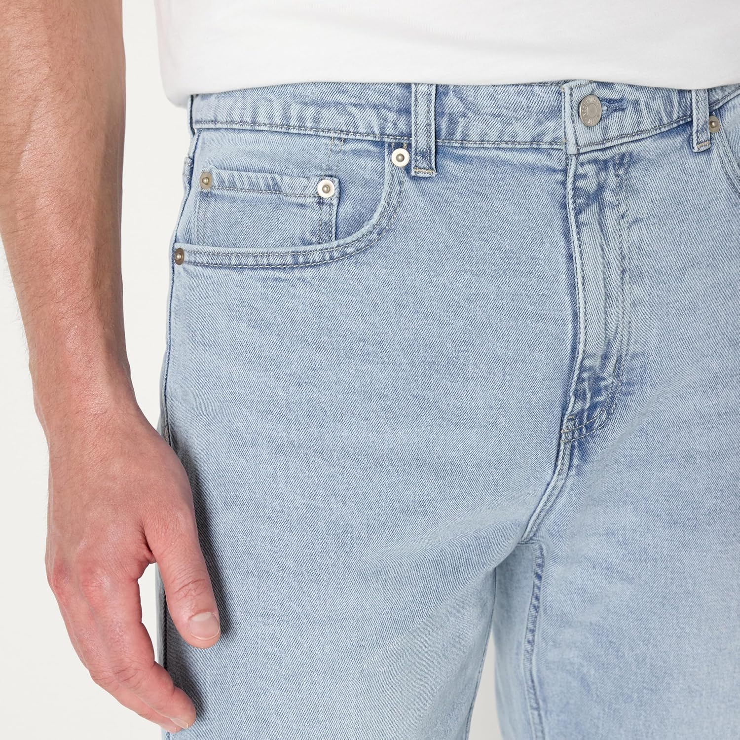 Amazon Essentials Men's Relaxed-Fit Jeans - Image 4